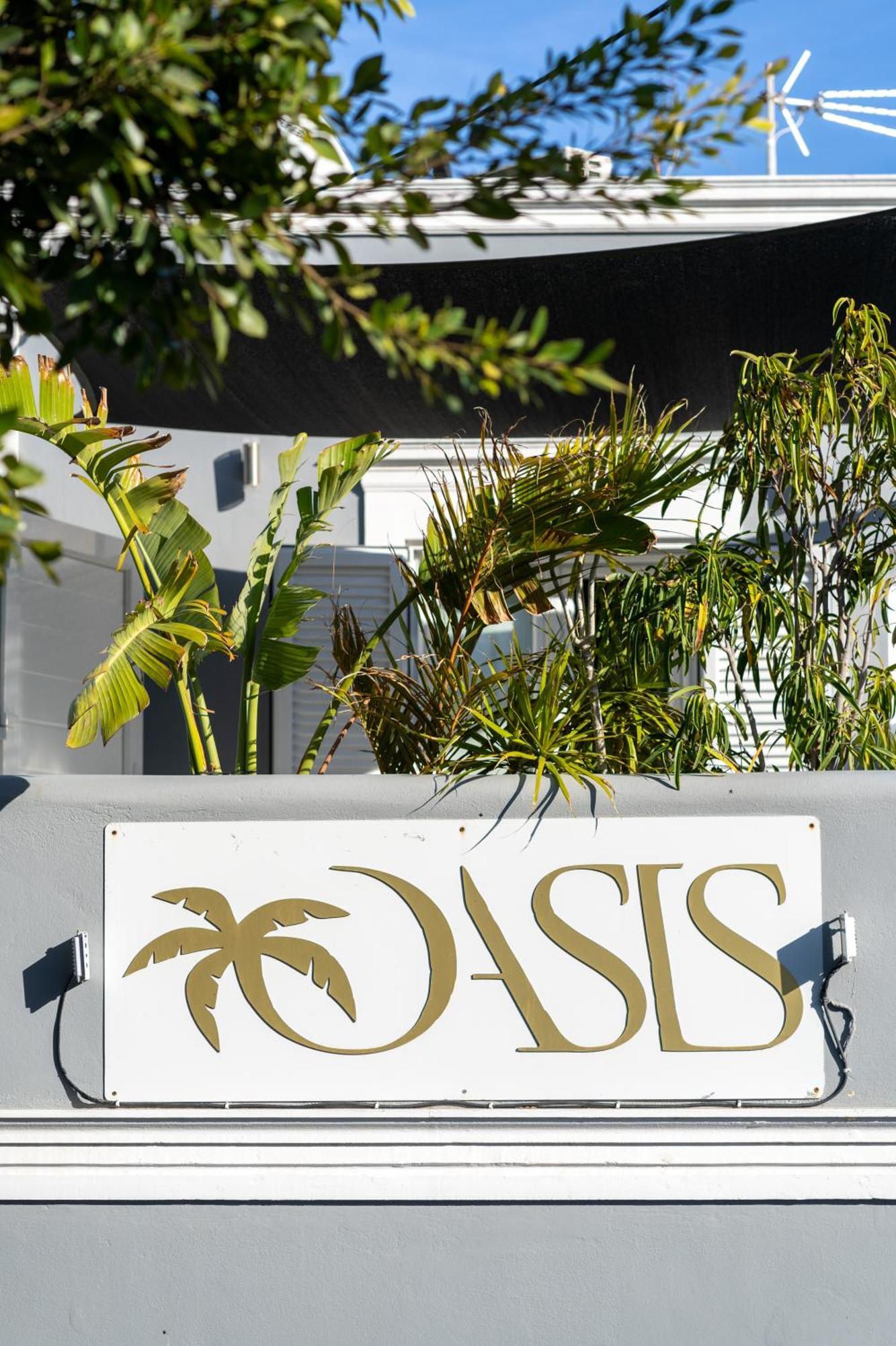فندق Oasis ثيرا المظهر الخارجي الصورة